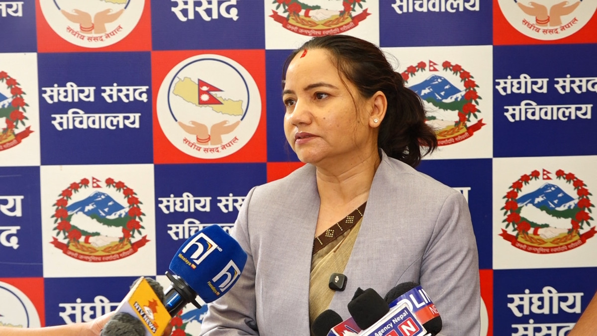 प्रधानमन्त्रीलाई संसदप्रति जिम्मेवार बनाउन खोजिएको हो, विरोध होइनः प्रमुख सचेतक थापा